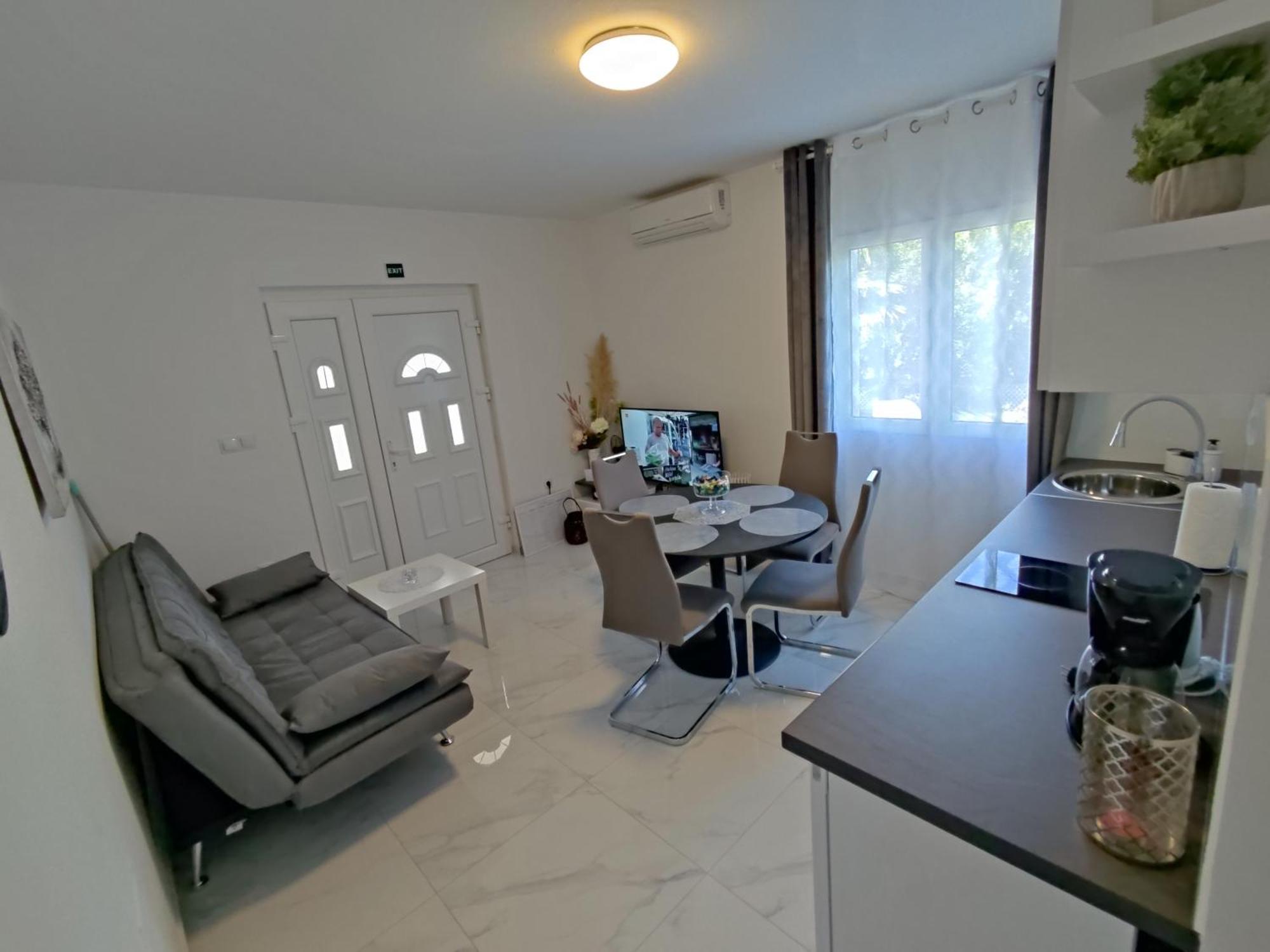 شقة Sun House Brzac المظهر الخارجي الصورة